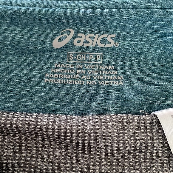 ASICS running shorts - Picture 2 of 3